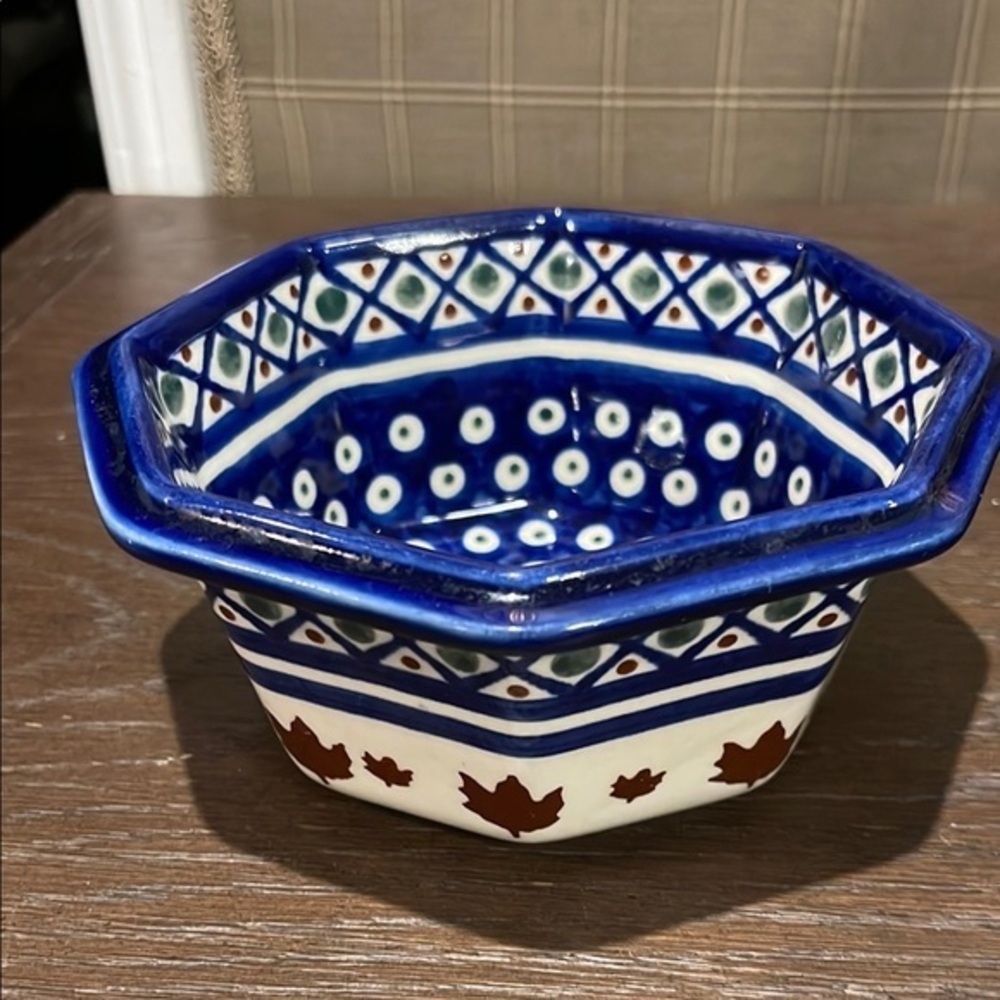 Polish Boleslawiec ceramic Octagonal bowl 6.25”